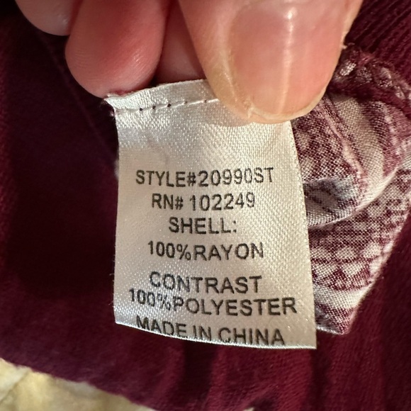 EUC Skies are Blue Top Womens Large Maroon Bandana Mixed Print Boho Popover Knit - Picture 6 of 6